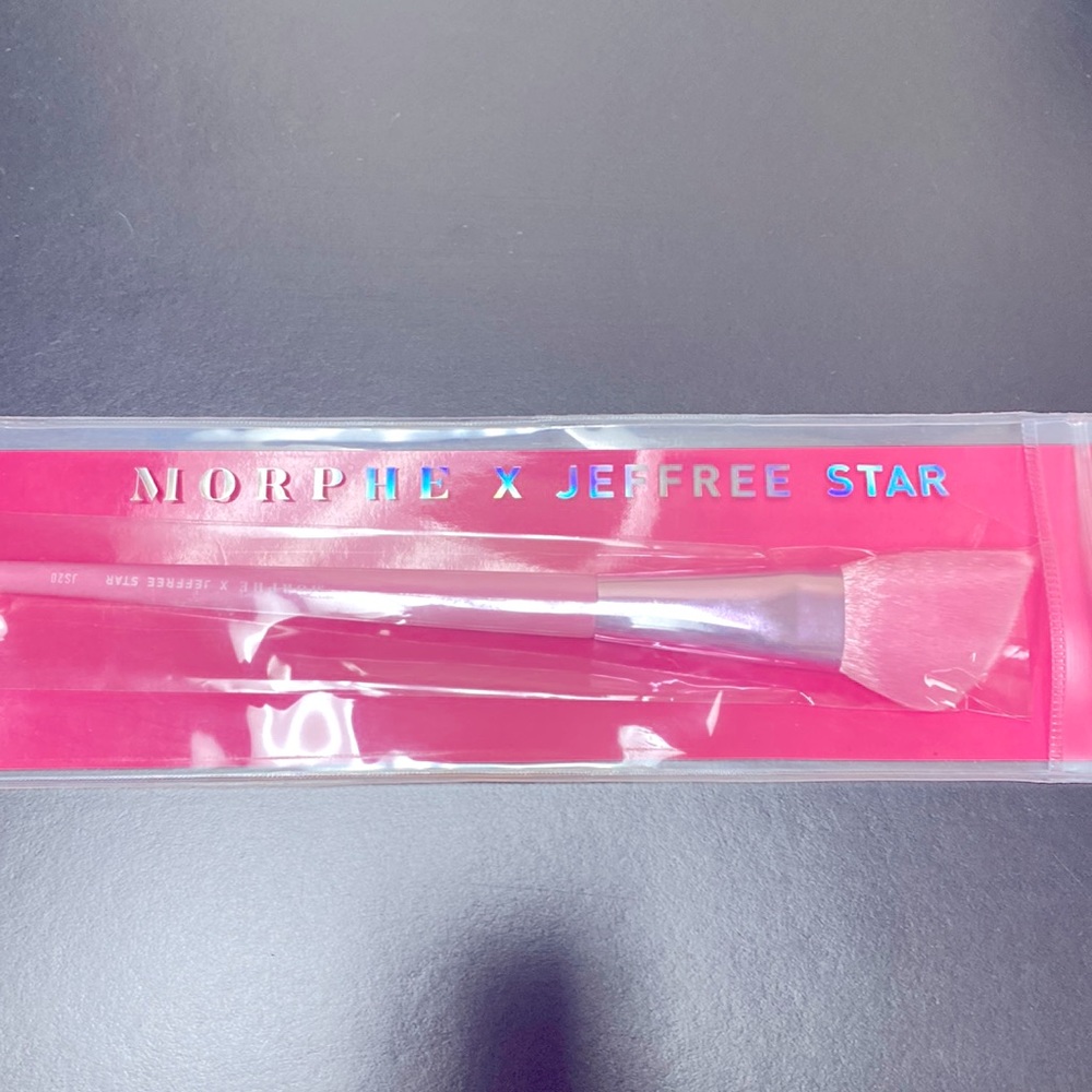 NEW Morphe Jeffree Star JS20 Cover Me in Blush Brush - Discontinued